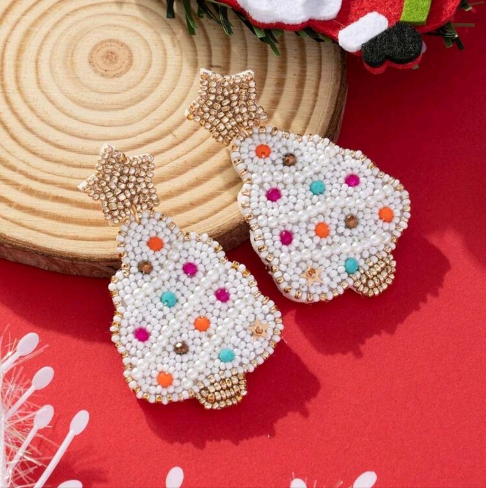CHRISTMAS TREE‎ White &  Multi Colored Seed Bead Earrings NWT